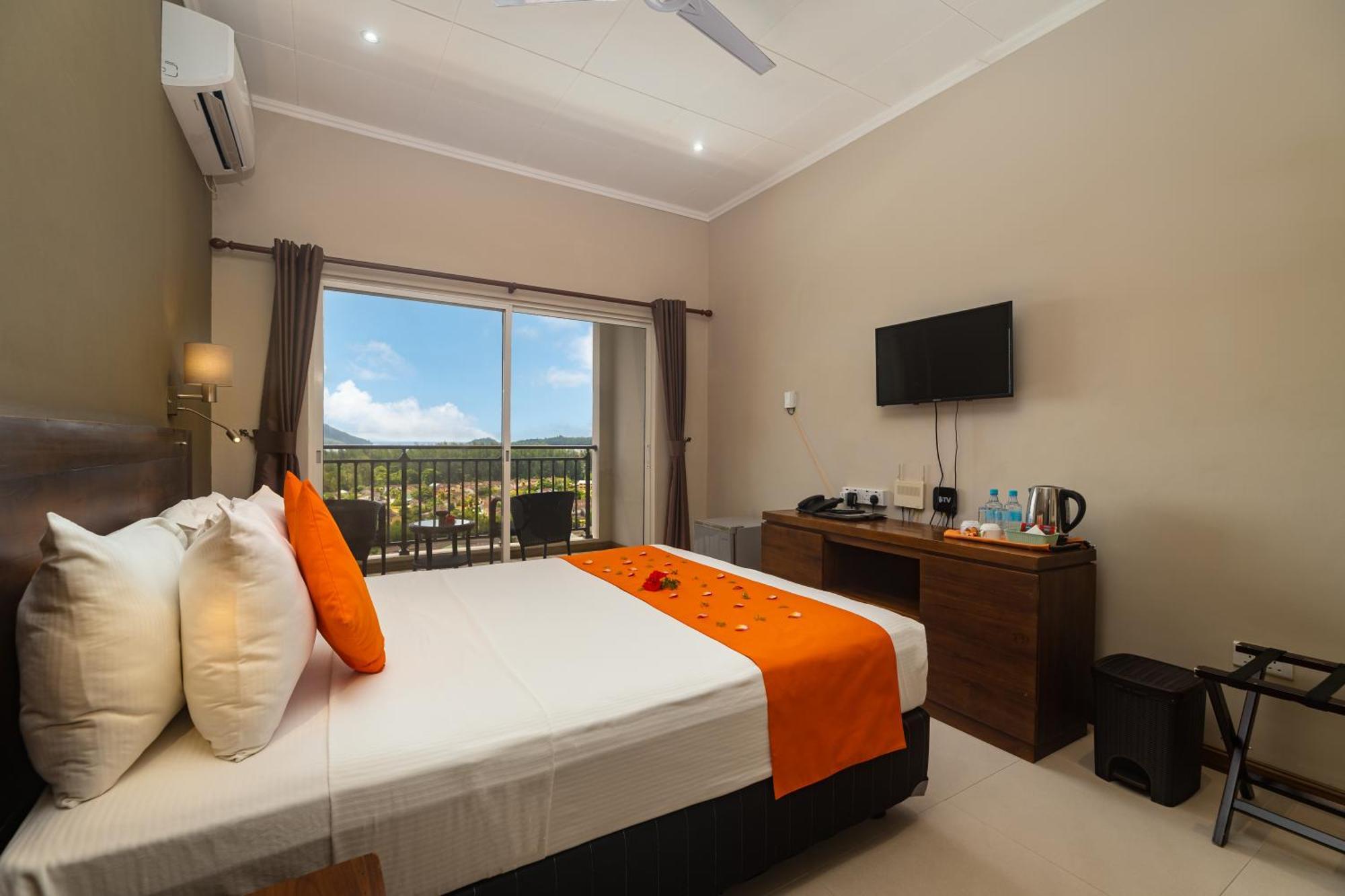 Double Room with Sea View,1558871668:JPEG