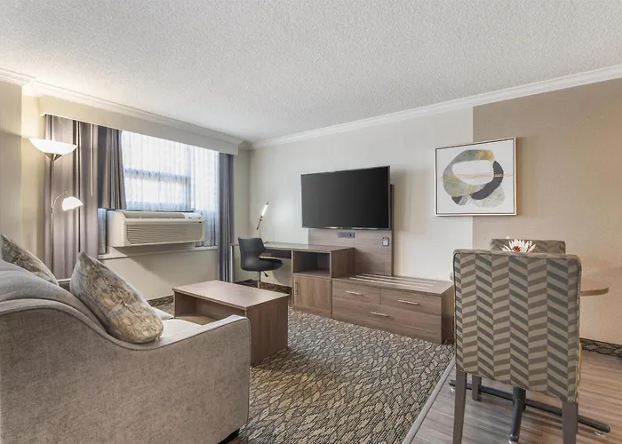 Best Western Plus Carlton Plaza Hotel